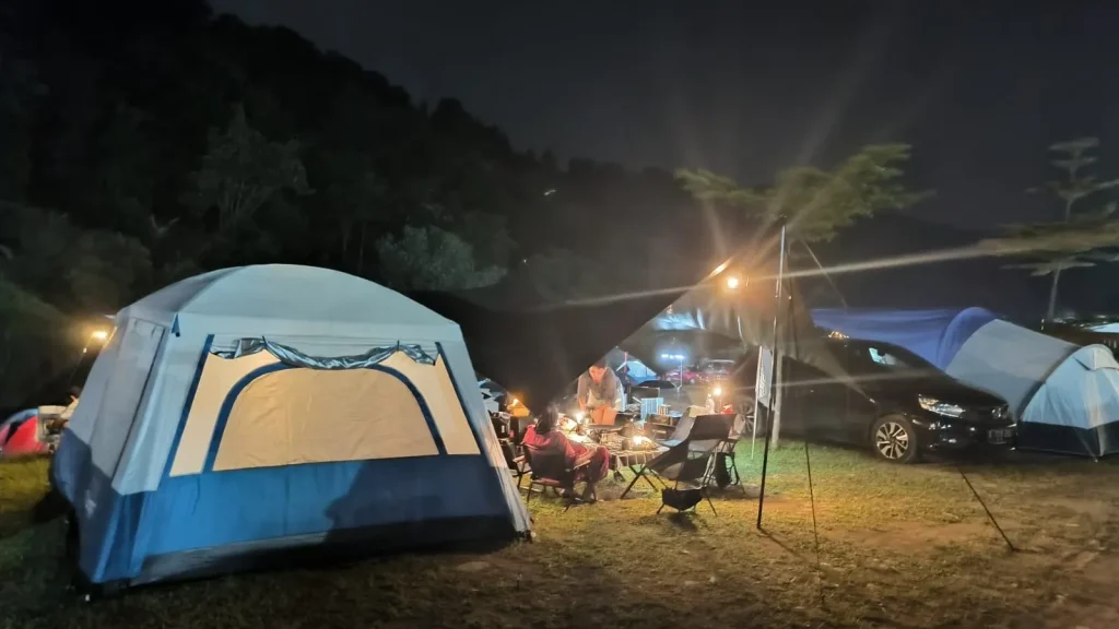 BARANG WAJIB SAAT CAMPING